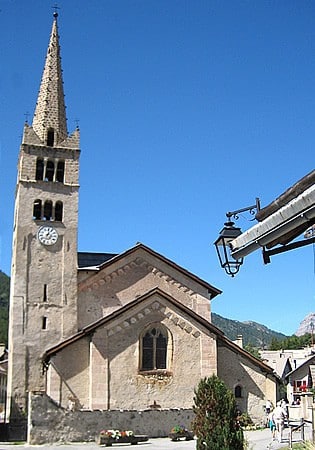 church-st-marcellin-nevache-ville-ahute