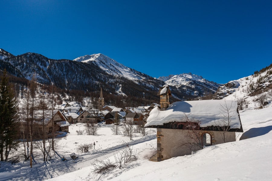Névache - village de montagne en hiver